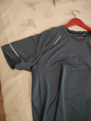 Camiseta técnica running gris