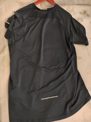 Camiseta técnica running gris