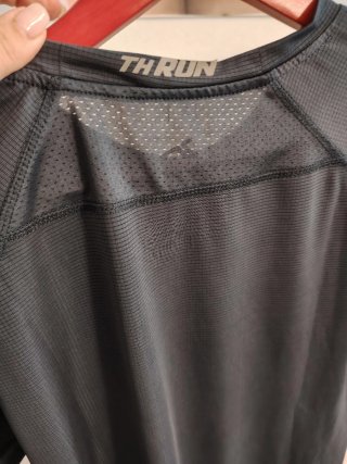 Camiseta técnica running gris