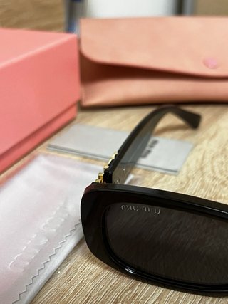 Gafas de sol Miu Miu Glimpse negras