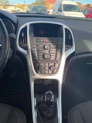 Opel Astra 2013