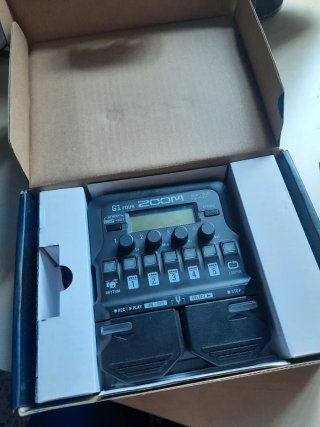 Zoom G1 Four Procesador Multi-Efectos Guitarra