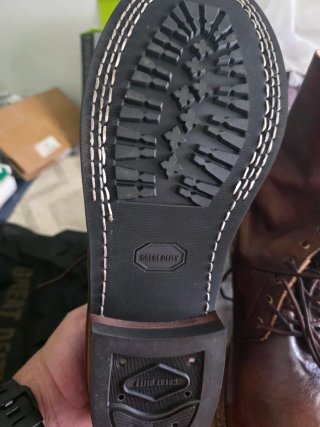 Botas de cuero marrones con cordones