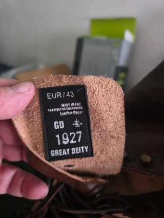 Botas de cuero marrones con cordones