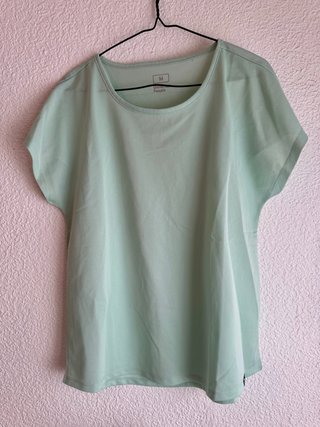 Camiseta deportiva Uniqlo verde talla M