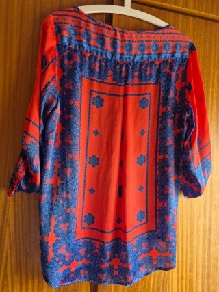 Blusa Zara Estampada Roja y Azul