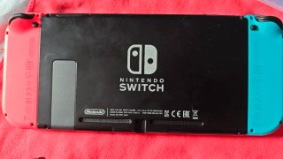 Nintendo Switch Roja y Azul + Juegos + 2 mando pro