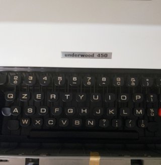 Macchina da scrivere Underwood 450 con custodia
