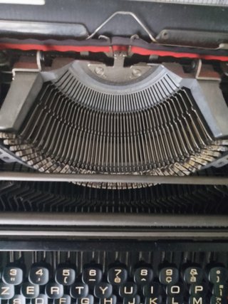 Macchina da scrivere Underwood 450 con custodia