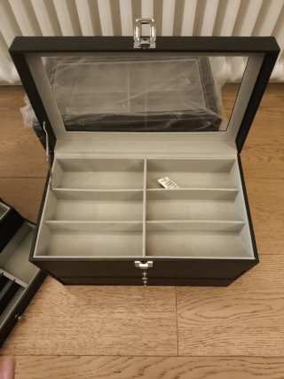 Portaoggetti per orologi e occhiali