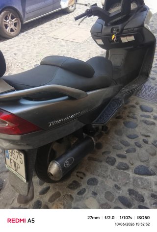 Suzuki Burgman Gris Plata Maxi Scooter