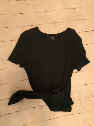 Camiseta Bershka verde talla S