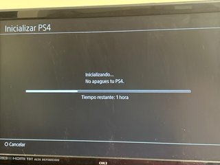 PS4 Nera + 3 Controller, 8 Giochi e Chitarra GH