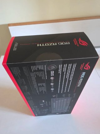 Asus Rog Azoth Tastiera Gaming 75% con NX Red