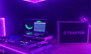 Mesa de mezclas Traktor Kontrol S3