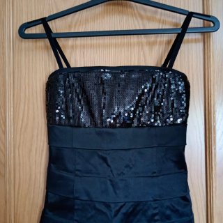 Vestido fiesta lentejuelas y volantes