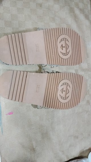Sandalias Gucci Maxi GG con plataforma