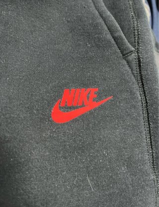 Conjunto Nike Tech Fleece Negro/Gris