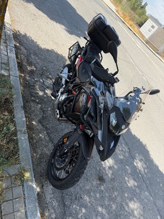 Benelli TRK 502X Gris negra y Roja 30600 kms 2019