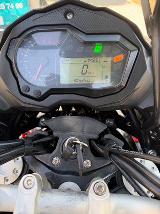 Benelli TRK 502X Gris negra y Roja 30600 kms 2019
