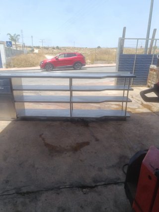 Mueble cafetero y copero metálico