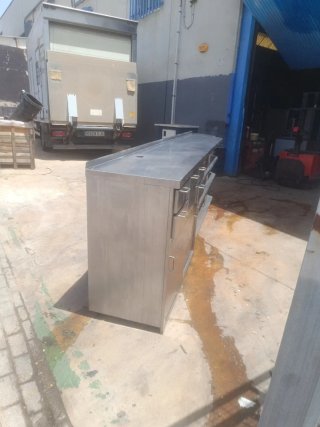 Mueble cafetero y copero metálico