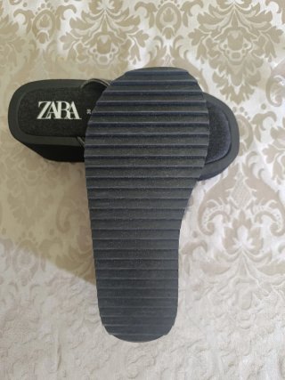 Sandalias Zara plataforma gris talla 36.