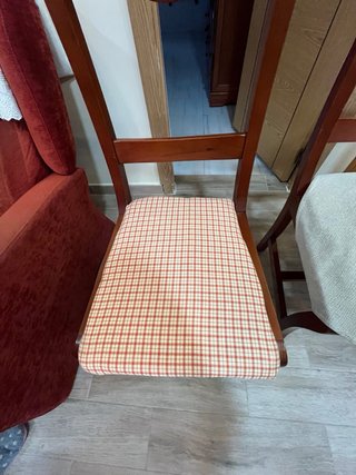 Mesa de comedor de madera con cristal