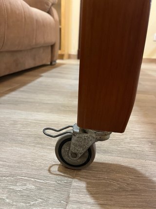 Mesa de comedor de madera con cristal