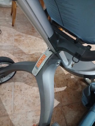 Carrito de bebé azul
