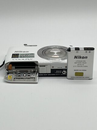 Nikon Coolpix S4300 White Digital Camera
