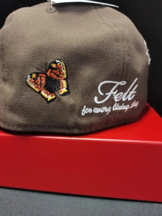 Gorra New Era 59FIFTY Marrón Mariposa Talla7.1/2