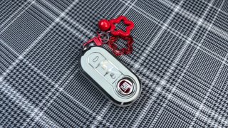Fiat 500 1.0 Hybrid Dolcevita 51 kW (70 CV)