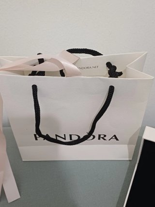 Bolsa y caja Pandora