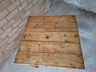 Mesa antigua de madera