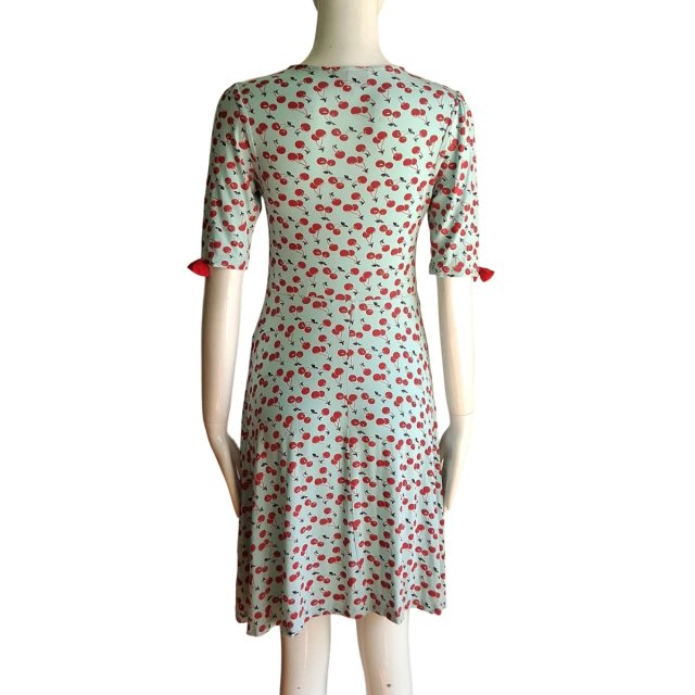 Vestido cerezas "Sourpuss".