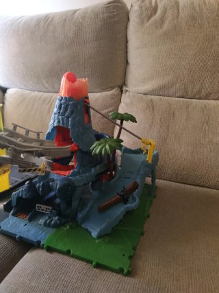 Matchbox Volcán Set de Juego con Pistas