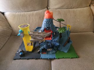 Matchbox Volcán Set de Juego con Pistas