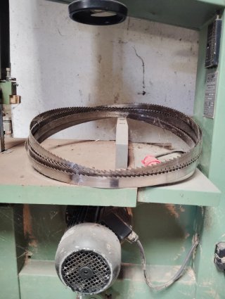 Sierra trifásica industrial