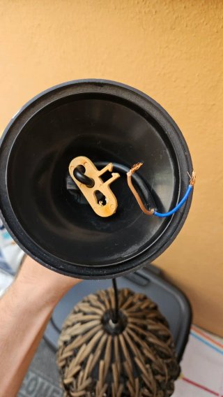 Lámpara colgante de mimbre y metal