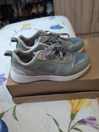Tenis / Bambas grises y plateadas