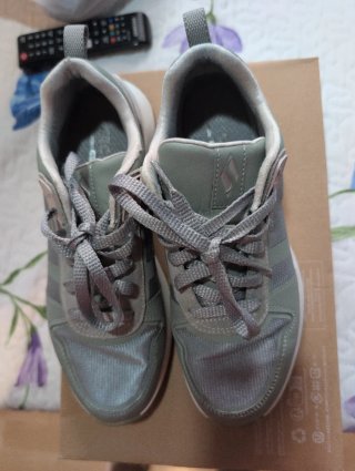 Tenis / Bambas grises y plateadas