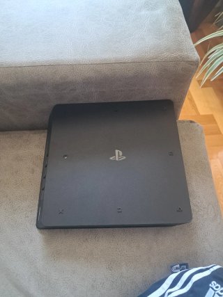 PS4 Slim Negra