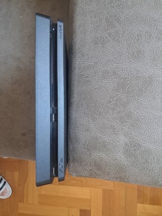 PS4 Slim Negra