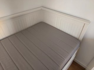 Diván y mesita de noche Ikea