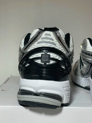 Zapatillas New Balance 1906 Plata/Blanco