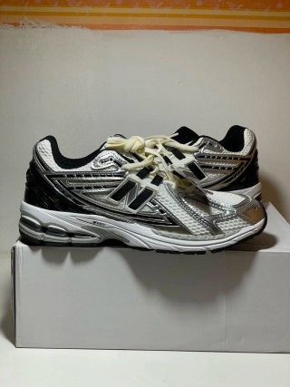 Zapatillas New Balance 1906 Plata/Blanco
