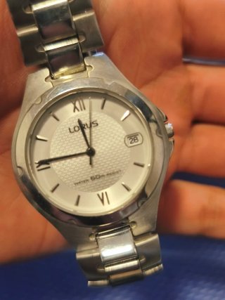 Reloj Lotus Plata y Blanco