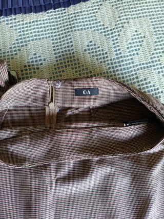 Lote 4 faldas: beige, azul, morado