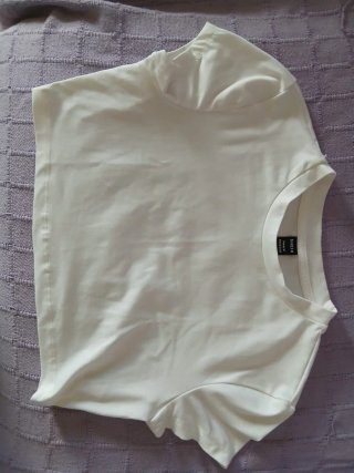 2 Camisetas cortas blanca y negra